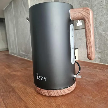 Cosy 2-bedroom Apartment, 10 Minutes From The * Larnaka