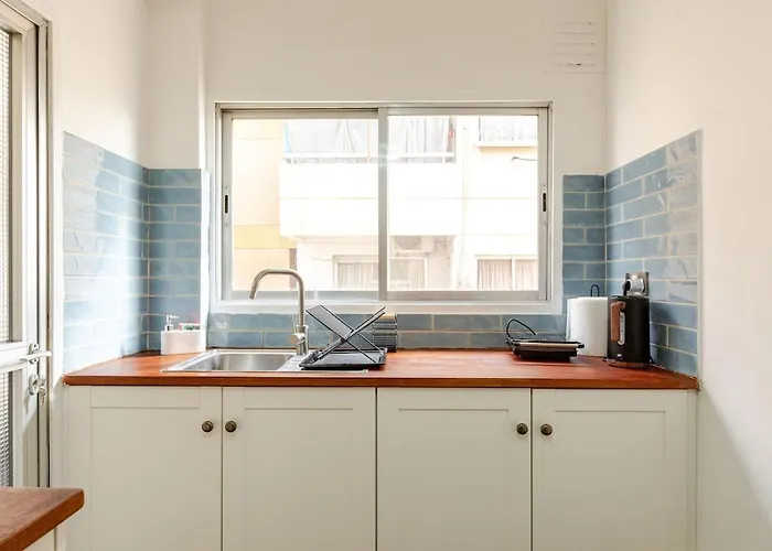 Cosy 2-bedroom Apartment, 10 Minutes From The Apartmán *