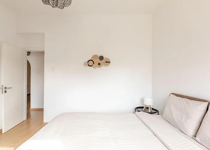 Apartmán Cosy 2-bedroom Apartment, 10 Minutes From The *