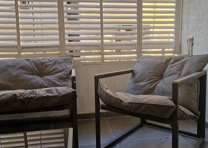 Cosy 2-bedroom Apartment, 10 Minutes From The Apartment